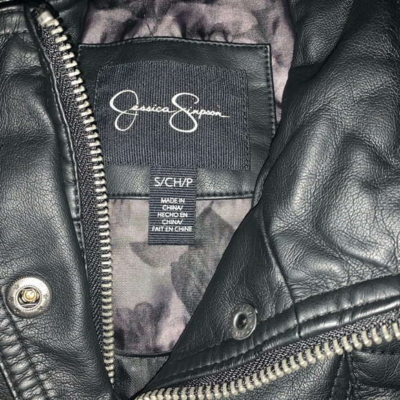 Leather jacket (price drop) - Picture 2 of 3